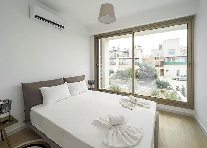 Azure Amber Protaras