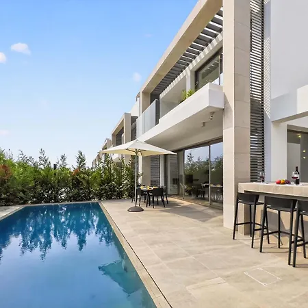 Villa Azure Amber *